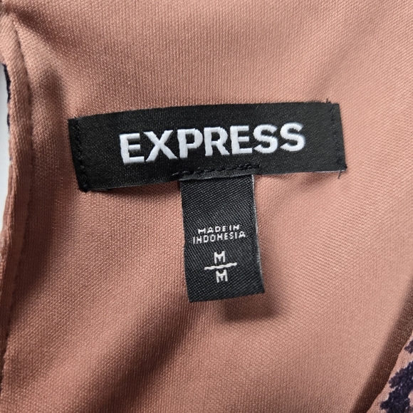 EXPRESS Medium Floral Print Ruffle Short Sleeve Hi Lo Tiered Lined Midi Dress - Picture 9 of 12